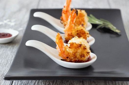 Foto din creveți cu nucă de cocos și tomate curry