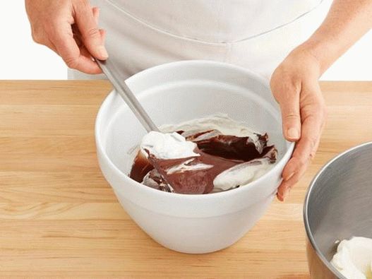 Crockembusch - un tort din profiterole
