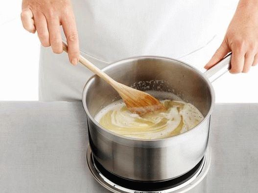 Crockembusch - un tort din profiterole