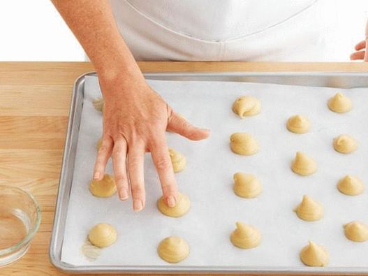 Crockembusch - un tort din profiterole