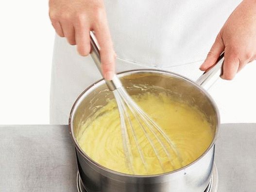 Crockembusch - un tort din profiterole