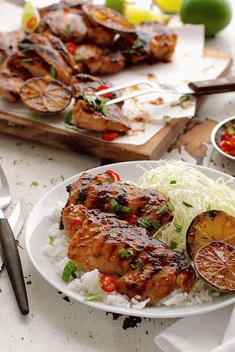 Photo Pui la grătar cu rozmarin și muștar