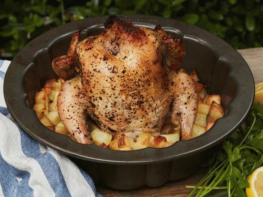 Fotografia farfuriei - Pui cu cartofi provencali la grătar, în formă de cupcake