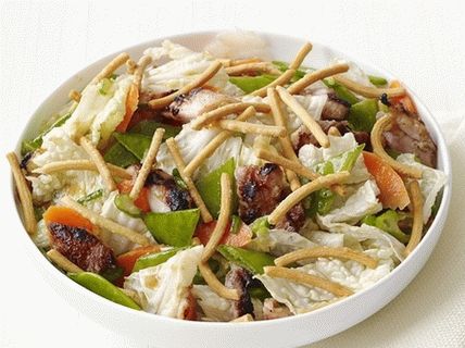 Foto Salată de pui chinezesc