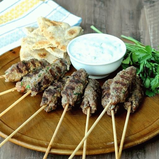 Foto de Kufta de miel pe frișcă cu sos zaziki