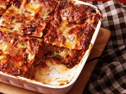 Foto Lasagna cu tocană de spanac și ciuperci