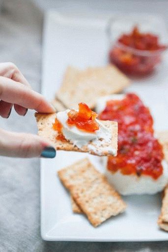 Prăjitură Lazy Biscuit cu zmeură și limoncello