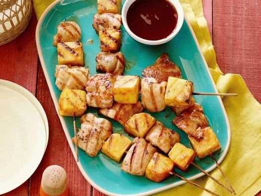 Foto din farfurie - kebab de shish coapă de pui cu ananas