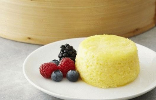 Foto Souffle cu lămâie într-un cazan dublu