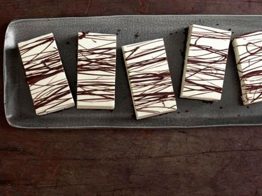 Foto cu farfuria - Cheesecake fără a coace cu jeleu de tei