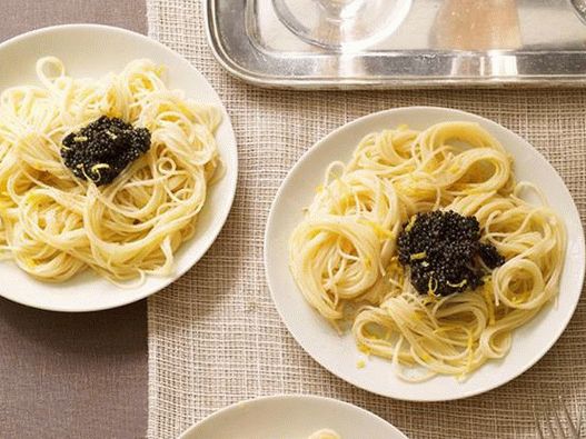 Fotografia farfuriei - Pasta cappellini cu lămâie și caviar negru