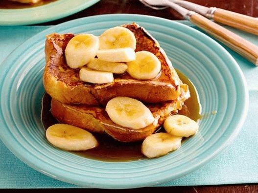 Foto cu farfuria - Fructe de banane pe crutoane în stil Texas