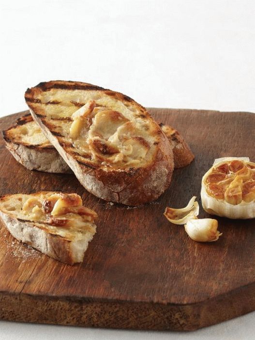 Fotografia farfuriei - Bruschetta cu usturoi copt