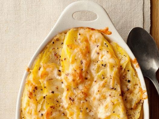 Gratin de cartofi cu brânză și smântână