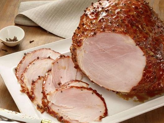 Jambon în glazură cu cuișoare