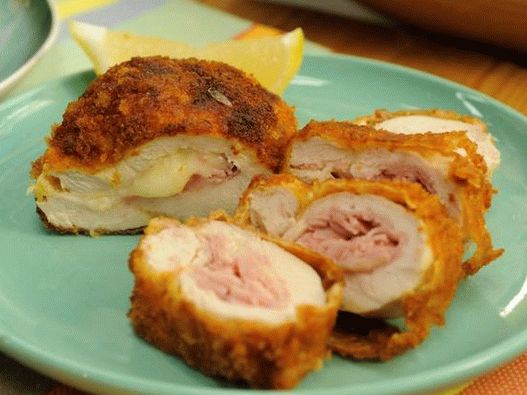 Piept de pui cu șuncă și brânză (pui Cordon Bleu)