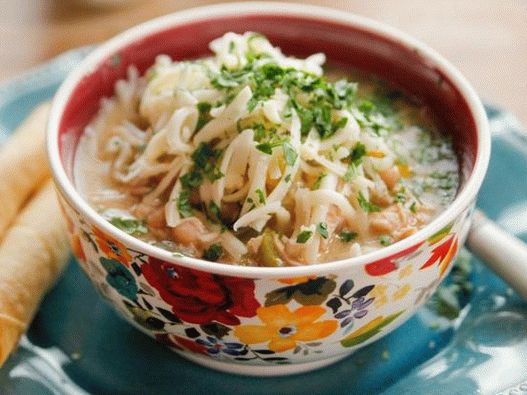 Farfurii fotografice - Chili alb cu pui într-un aragaz lent