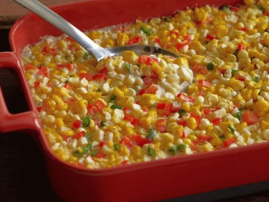 Caserola de porumb pe coacăză cu clopoțel și ardei iute Caserola de porumb pe coacăză cu clopoțel și ardei iute