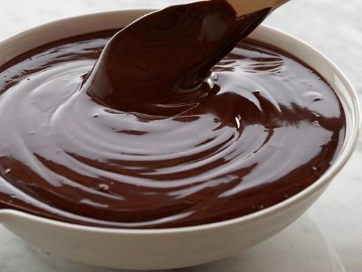 Fotografia farfuriei - gheață Ganache