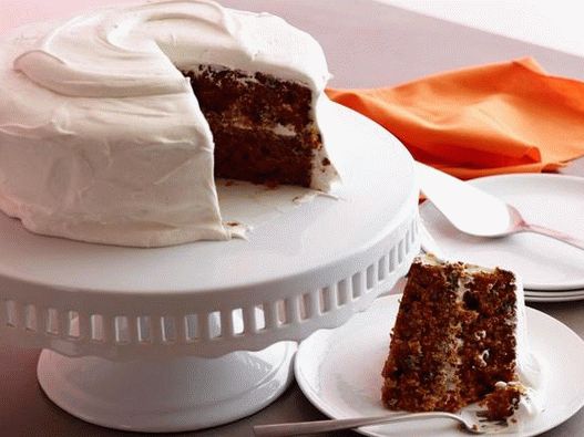 Foto cu farfuria - Tort de morcovi cu înghețată cremă de marshmallow