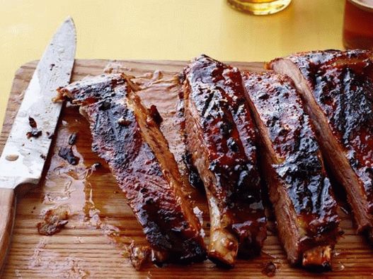 Coaste de porc la grătar într-o glazură ascuțită