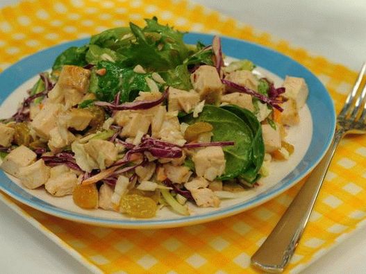 Salată de pui chinezesc