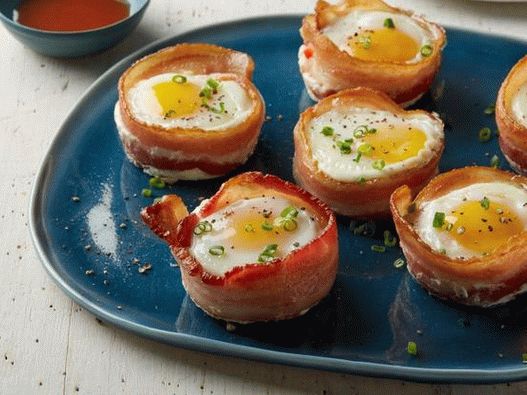 Foto cu brioșe cu bacon și ouă (dieta integrală 30)