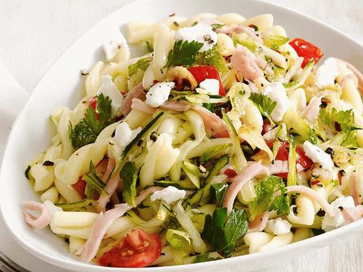 Foto cu paste cu dovlecel și șuncă