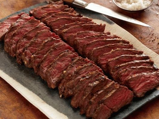 Friptură cu friptură marinată la grătar