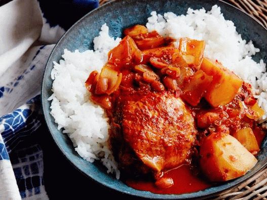 Foto Massaman curry cu pui și cartofi