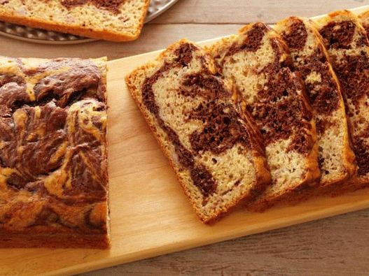 Pâine cu banane de marmură foto