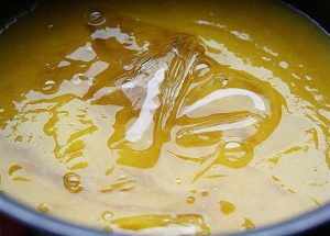  " ></li>
<li>Bateți piureul de cartofi cu un mixer în masa aerisită. </li>
<li>Aranjați mousse-ul într-un bol și dați-l la frigider. </li>
<li>Înainte de servire, decorați mousse-ul cu felii de mango, dacă doriți. fulgi de nucă de cocos, fistic, frișcă. </li>
</ol>
<h5><span id="Cuvinte_cheie">Cuvinte cheie: </span></h5>
<ul>
<li>Într-un blender </li>
<li>meniu vegan </li>
<li>desert </li>
<li>mango </li>
<li>spumă </li>
<li>Fructe și fructe de pădure </li>
</ul>
</p><script>
if (typeof jsInputerLaunch === 