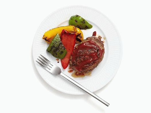 Foto cu pâine cu carne la grătar cu brânză