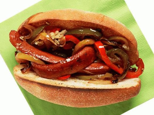 Hot dog cu ardei gras