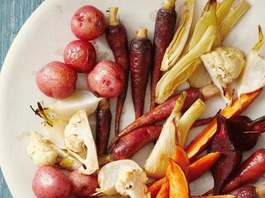 Foto cu mâncare - legume coapte cu sos de aioli