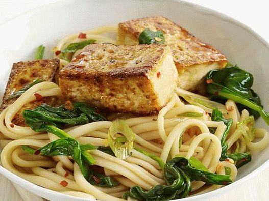 Bucate foto - tăiței asiatici cu tofu