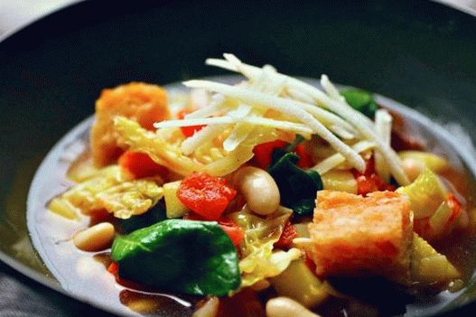 Foto cu farfuria - Ribolita de legume cu varză de Savoia, spanac și țelină