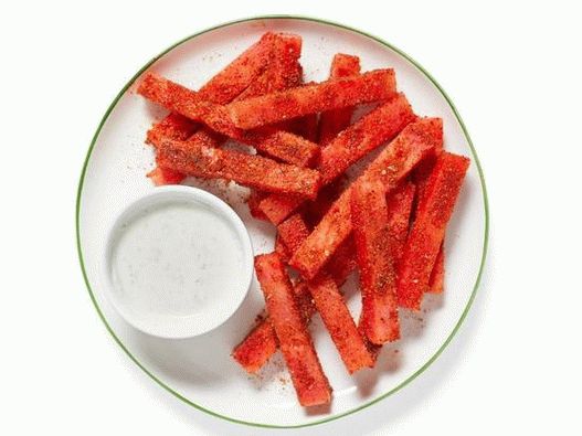 Foto Sticks-uri picante de pepene verde cu smantana de tei de smantana