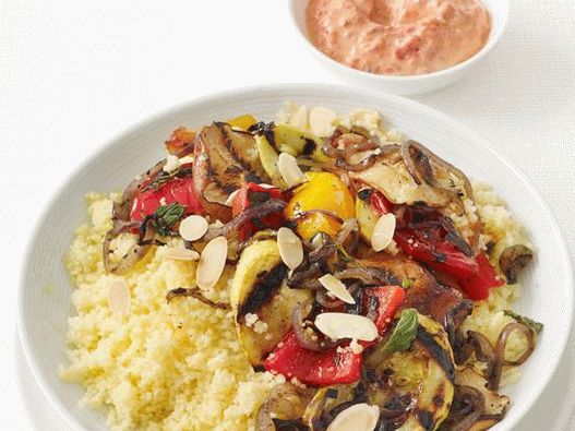 Legume la grătar foto cu sos de cuscus și iaurt