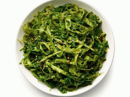 Foto Fidea cu sparanghel cu legume cu pesto