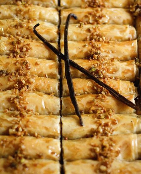 Foto Baklava sub formă de role