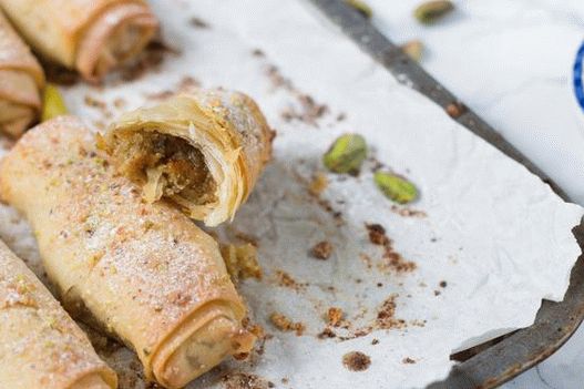 Foto Baklava sub formă de role
