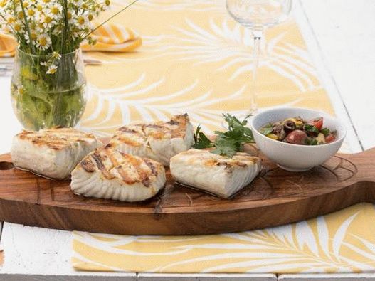 Foto cu halibut la grătar cu sos de măsline Banya Cauda