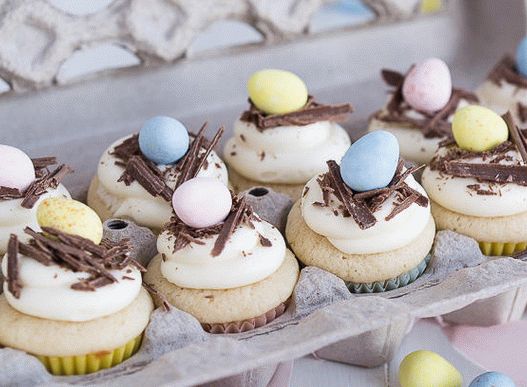 Foto cupcakes de Paște cu glazură de ciocolată albă