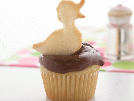 Cupcakes cu vanilie clasică cu cremă de ciocolată