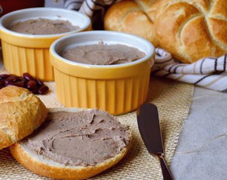  " ></p>
<ul>
<li>2</li>
</ul>
<ul>
<li>
<p>Timp de gătit </p>
<div id="toc_container" class="no_bullets"><p class="toc_title">Contents</p><ul class="toc_list"><ul><li><ul><li><a href="#1_ora"><span class="toc_number toc_depth_3">0.0.1</span> 1 oră </a></li><li><a href="#Fel_de_mancare_simpla"><span class="toc_number toc_depth_3">0.0.2</span> Fel de mâncare simplă </a></li><li><a href="#115kcal"><span class="toc_number toc_depth_3">0.0.3</span> 115kcal </a></li><li><a href="#reteta"><span class="toc_number toc_depth_3">0.0.4</span> rețetă </a></li></ul></li><li><a href="#Hai_sa_incepem"><span class="toc_number toc_depth_2">0.1</span> Hai să începem! </a></li></ul></li><li><a href="#Ingredientele"><span class="toc_number toc_depth_1">1</span> Ingredientele </a><ul><li><a href="#O_treaba_grozava"><span class="toc_number toc_depth_2">1.1</span> O treabă grozavă </a></li></ul></li><li><a href="#pasi"><span class="toc_number toc_depth_1">2</span> pași </a><ul><li><ul><li><ul><li><a href="#Cuvinte_cheie"><span class="toc_number toc_depth_4">2.0.0.1</span> Cuvinte cheie: </a></li></ul></li></ul></li></ul></li></ul></div>
<h4><span id="1_ora"><time>1 oră </time></span></h4>
</li>
<li>Dificultate la rețetă<br />
<h4><span id="Fel_de_mancare_simpla">Fel de mâncare simplă </span></h4>
</li>
<li>Valoarea energetică<br />
<h4><span id="115kcal">115kcal </span></h4>
</li>
<li>evaluare </li>
<li>
<h4><span id="reteta">rețetă </span></h4>
</li>
</ul>
<p>Această rețetă este unică prin adăugarea de fasole la pastă. uscat sau, ca în cazul nostru, pregătiți gustos și neobișnuit pate acasă cu conserve de fasole. </p>
<h3><span id="Hai_sa_incepem">Hai să începem! </span></h3>
<h2><span id="Ingredientele">Ingredientele </span></h2>
<p>0/11 ingrediente </p>
<ul>
<li><label>fasole roșie 1 can </label></li>
<li><label>Brânză Mascarpone 100 g </label></li>
<li><label>vin roșu uscat 3 linguri.  l. </label></li>
<li><label>ceapa 1 cap </label></li>
<li><label>bulion de legume 200 ml </label></li>
<li><label>frunză de dafin 1 buc. </label></li>
<li><label>usturoi 1 cuisoare </label></li>
<li><label>sare după gust </label></li>
<li><label>Ierburi provensale după gust </label></li>
<li><label>piper după gust </label></li>
<li><label>ficat de vita 500 g </label></li>
</ul>
<p><time>1 ч</time><time>1 ч</time> 115</p>
<h3><span id="O_treaba_grozava">O treabă grozavă </span></h3>
<p>Buna pofta, sper sa te distrezi cu noi! </p>
<h2><span id="pasi">pași </span></h2>
<p>Pași făcuți: 0/0 </p>
<ol>
<li>Spălate și curățate de filme, grăsimi, tăiați mediul hepatic în bucăți.  <img src="/wp-content/uploads/images/pashtet_iz_govyazhej_pecheni_foo_4.jpg"alt=