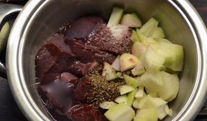  " ></li>
<li>Se fierbe la foc mic după fierbere timp de 20 de minute.  <img src="/wp-content/uploads/images/pashtet_iz_govyazhej_pecheni_foo_6.jpg"alt=