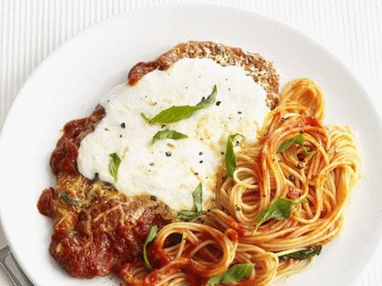 Foto Pasta cappellini cu chiftele de pui și mozzarella