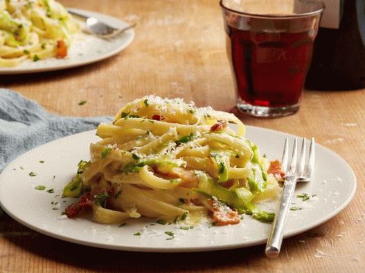 Foto Paste Carbonara cu sparanghel