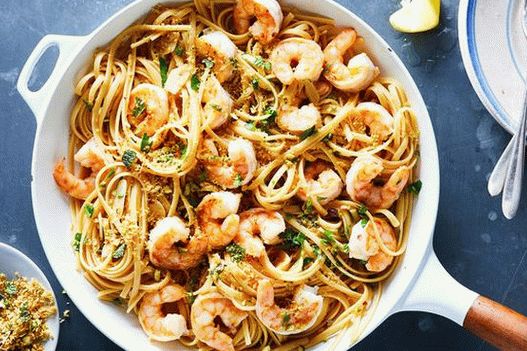 Foto Paste Linguini cu creveți și ulei de lămâie